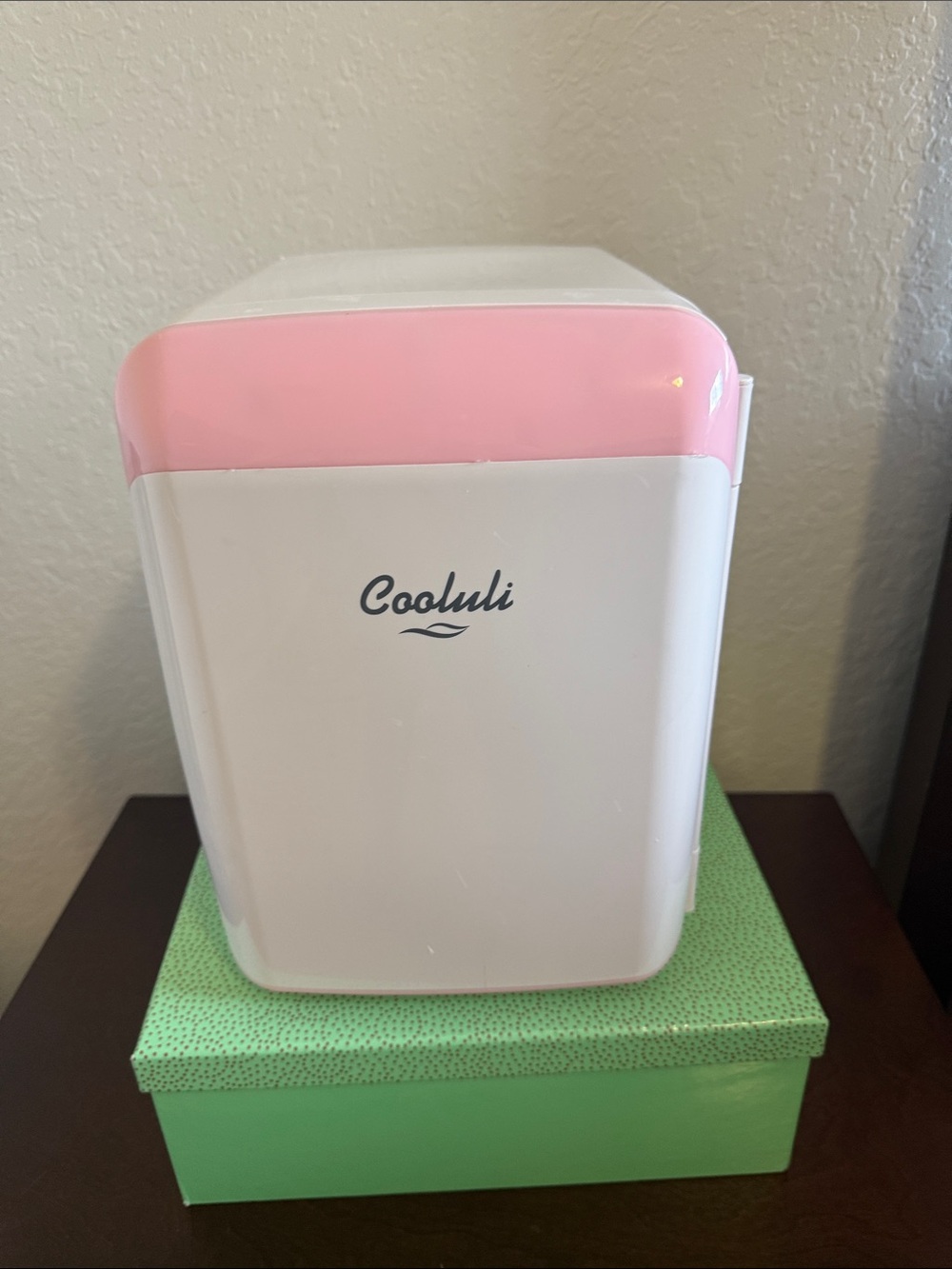 Cooluli Mini Fridge in White with Pink Accent